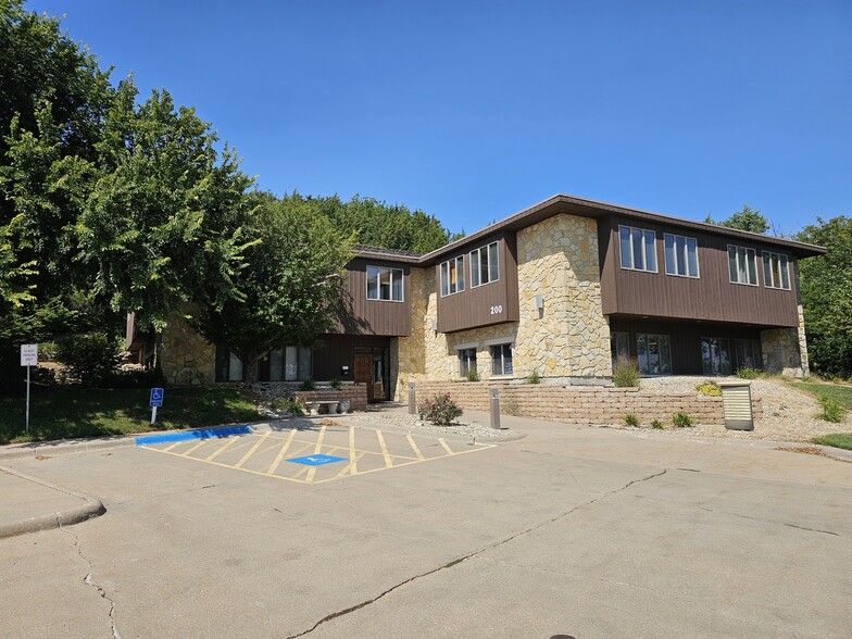 200 Southwind Pl, Manhattan, KS en venta - Foto del edificio - Imagen 2 de 8