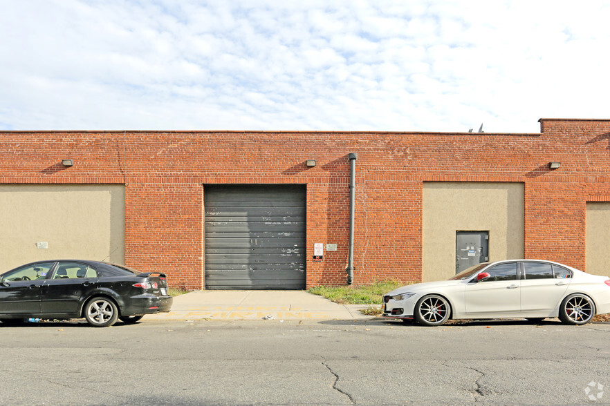 12-01 34th Ave, Long Island City, NY en alquiler - Foto del edificio - Imagen 3 de 8