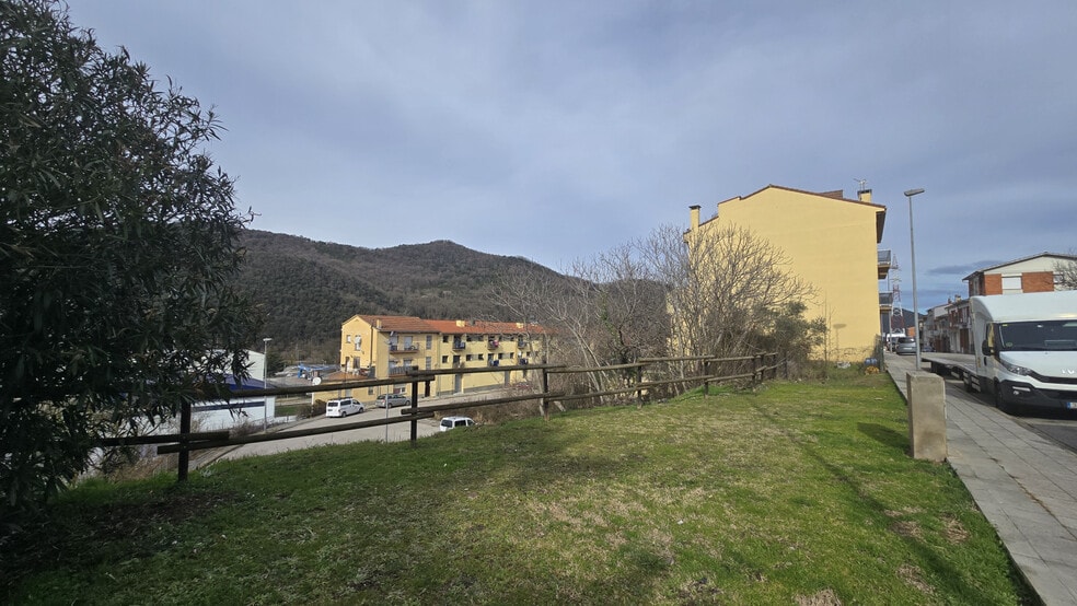 Carrer Rocacorba, 28, Olot, Gerona en venta - Foto del edificio - Imagen 2 de 24