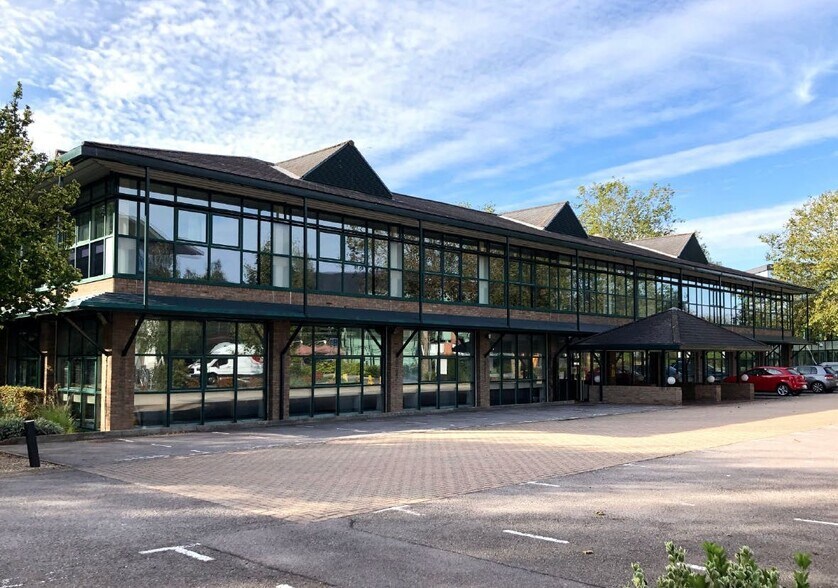 Roxborough Way, Maidenhead en alquiler - Foto del edificio - Imagen 2 de 3