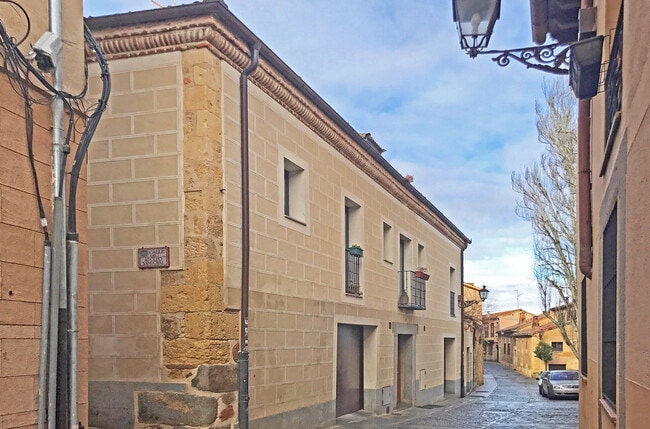 Más detalles de Calle Velarde, 9, Segovia - Edificio residencial​ en venta