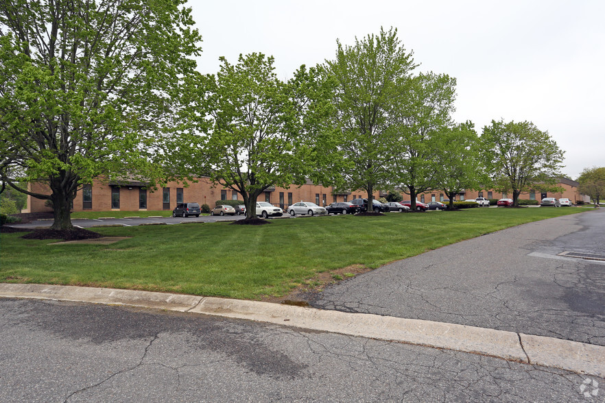 200-240 Turner Industrial Way, Aston, PA en alquiler - Foto del edificio - Imagen 2 de 10