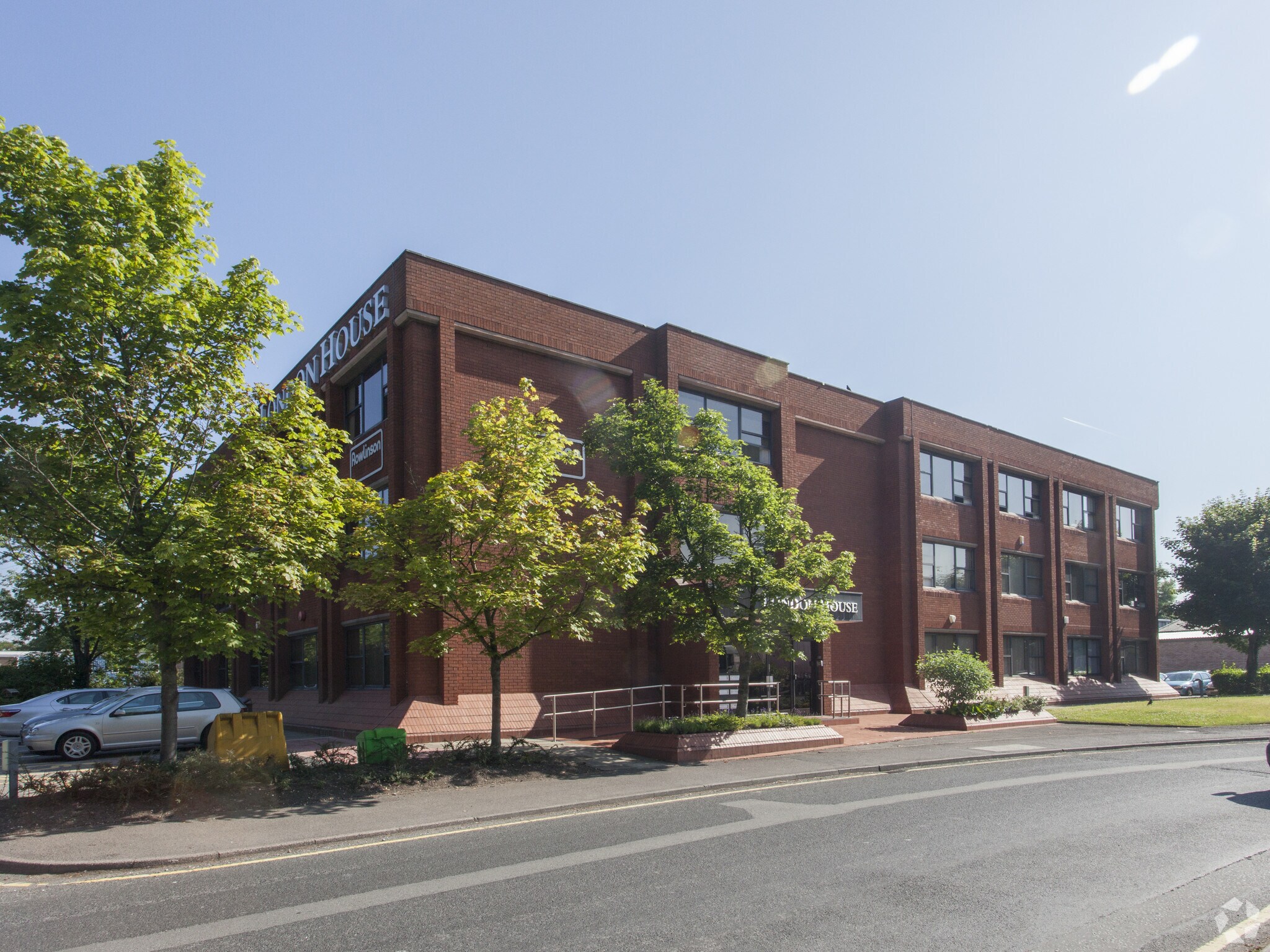 First Ave, Stockport en alquiler Foto principal- Imagen 1 de 3