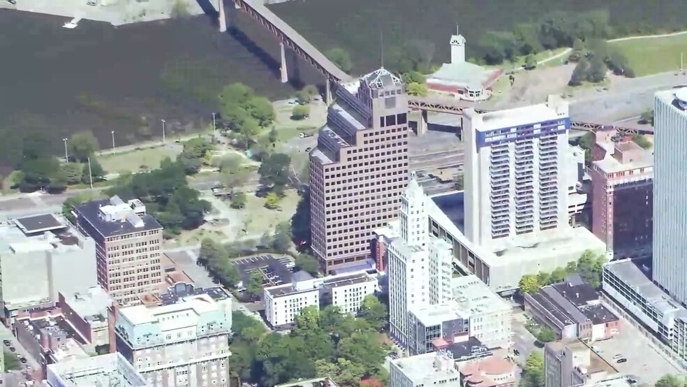 50 N Front St, Memphis, TN en alquiler - Vídeo aéreo - Imagen 2 de 10