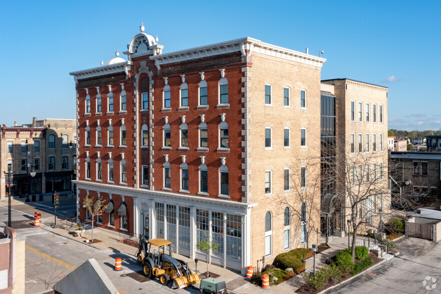 245 Main St, Racine, WI en alquiler - Foto del edificio - Imagen 2 de 7