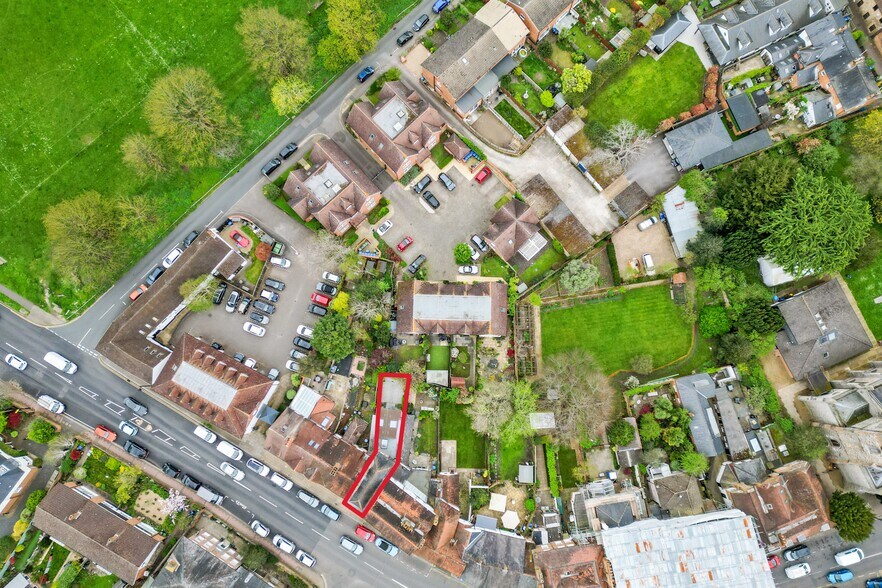 26 Windsor St, Chertsey en venta - Foto del edificio - Imagen 3 de 14