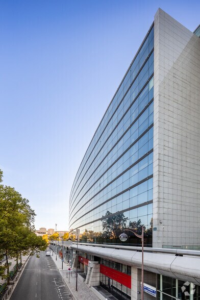 40 Avenue Des Terroirs De France, Paris en alquiler - Foto del edificio - Imagen 3 de 10