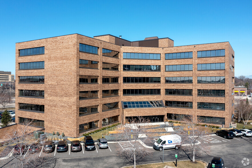 5353 Wayzata Blvd, Saint Louis Park, MN en alquiler - Foto del edificio - Imagen 2 de 10