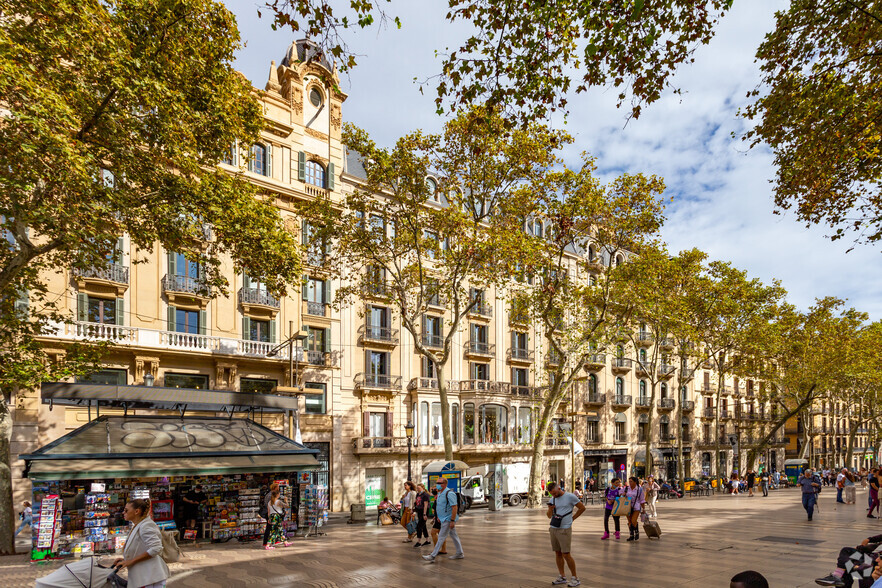 Oficinas en Barcelona, Barcelona en alquiler - Foto del edificio - Imagen 2 de 8