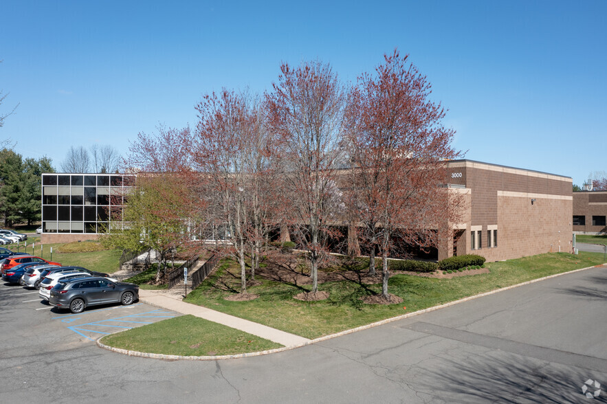 3000 Eastpark Blvd, Cranbury, NJ en alquiler - Foto del edificio - Imagen 2 de 4