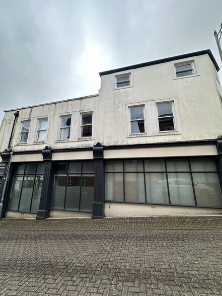 Commercial St, Pontypool en venta - Foto del edificio - Imagen 2 de 34