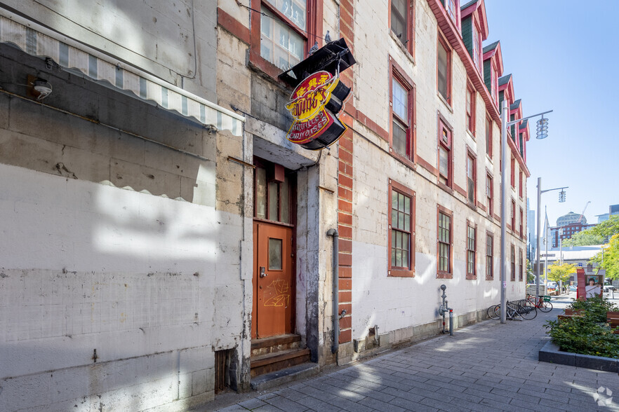 120 Rue De La Gauchetière O, Montréal, QC en venta - Foto del edificio - Imagen 3 de 4