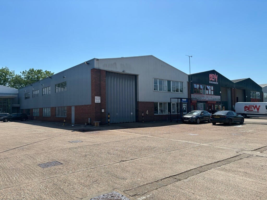 Priors Way, Maidenhead en alquiler Foto del edificio- Imagen 1 de 2
