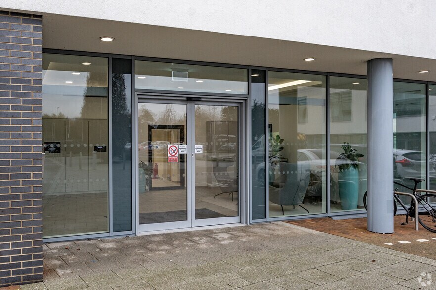 Unit 5220 Delta Way, Brockworth en alquiler - Foto del edificio - Imagen 2 de 3