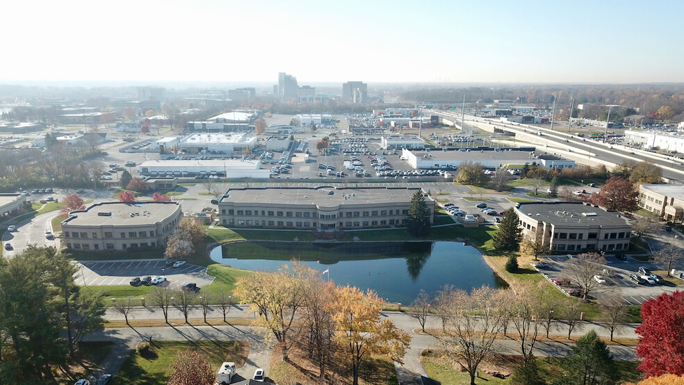 3021 E 98th St, Indianapolis, IN en alquiler - Foto del edificio - Imagen 1 de 16