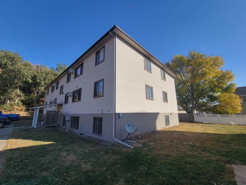 1000-1008 Crawford Rd S, Vermillion, SD en venta - Foto del edificio - Imagen 3 de 12