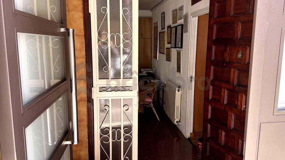 Edificio residencial en Barcelona, Barcelona en venta - Foto del edificio - Imagen 2 de 6