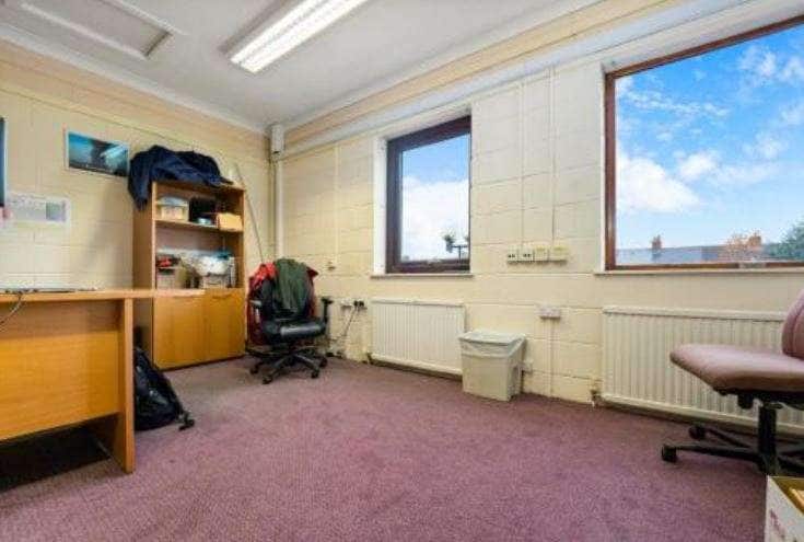 256 Cowbridge Rd E, Cardiff, VGL CF5 1GZ - Unidad 3 -  - Foto del interior - Image 1 of 5