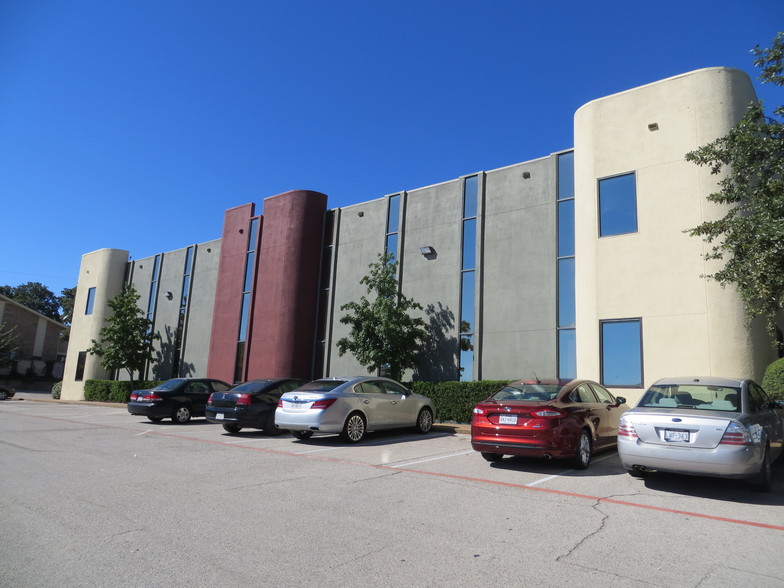 2921 Brown Trl, Bedford, TX en alquiler - Foto del edificio - Imagen 1 de 13