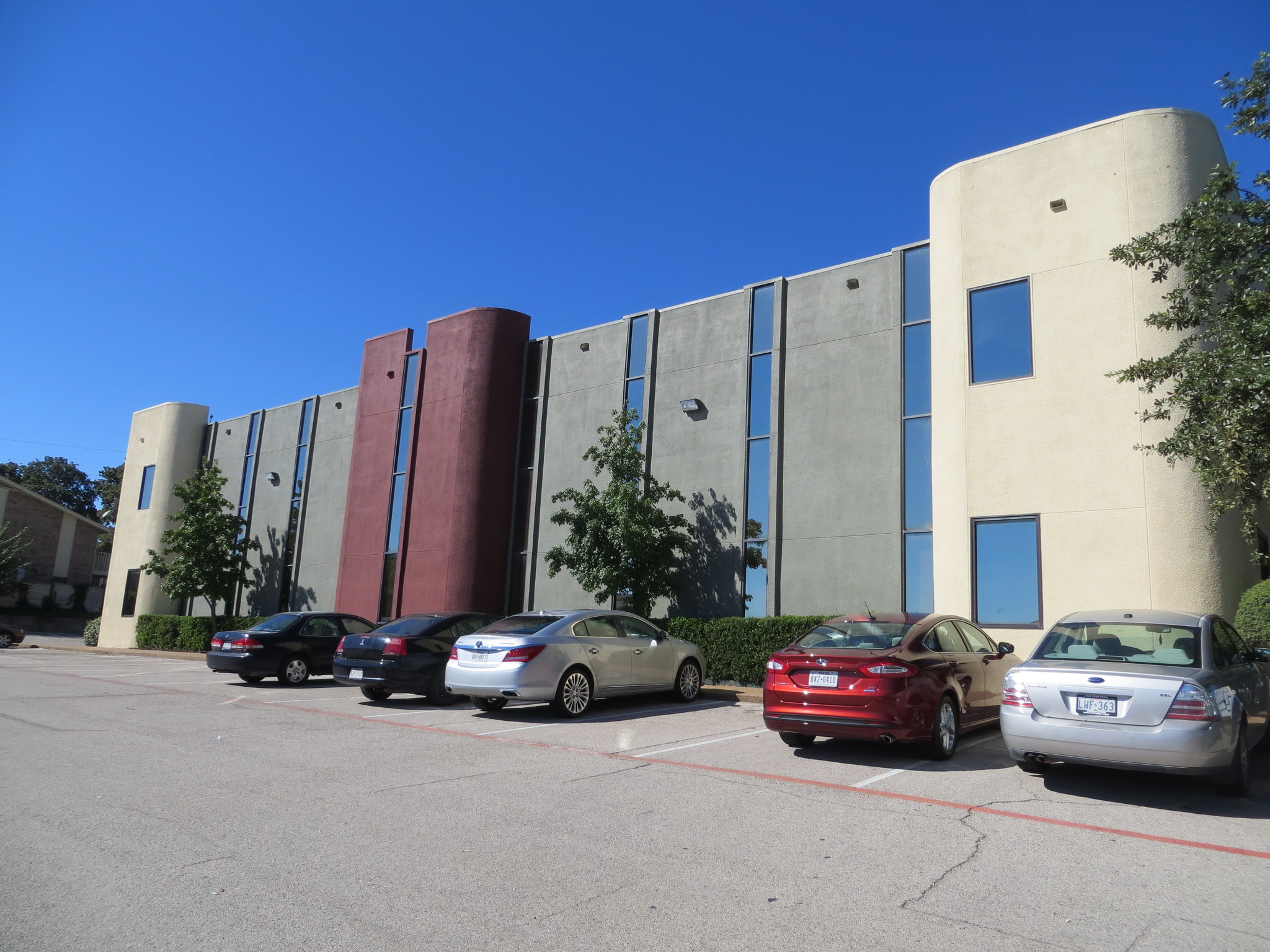 2921 Brown Trl, Bedford, TX en alquiler Foto del edificio- Imagen 1 de 14