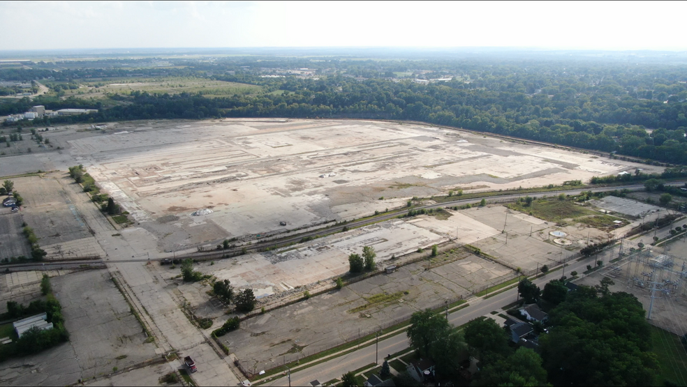 1000 General Motors Dr, Janesville, WI en venta - Foto del edificio - Imagen 2 de 10