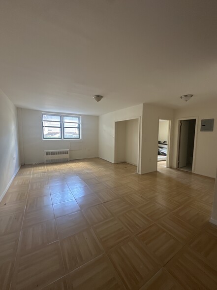 6910 Avenue U, Brooklyn, NY en alquiler - Foto del interior - Imagen 2 de 22