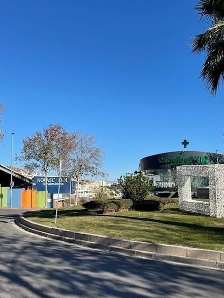 Local en Benalmádena, Málaga en alquiler - Foto del edificio - Imagen 3 de 30