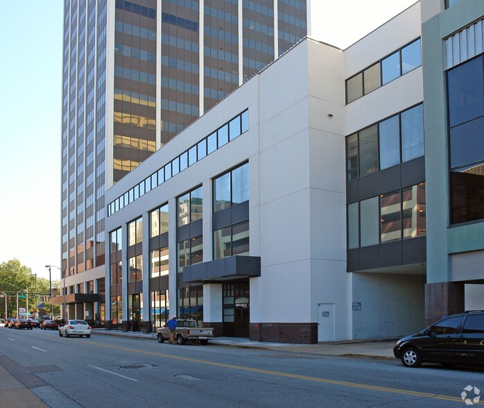 611 Chestnut St, Chattanooga, TN en alquiler - Foto del edificio - Imagen 2 de 5