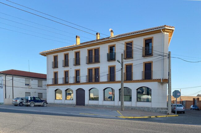 Más detalles de Avenida de Magallanes, 21, Santa Cruz de la Zarza - Local en alquiler