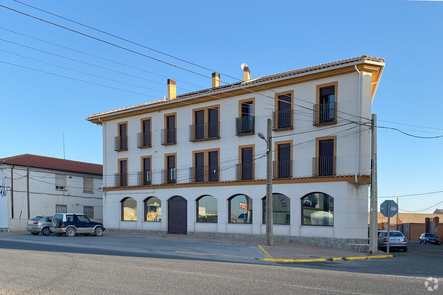 Avenida De Magallanes, 21, Santa Cruz de la Zarza, Toledo en venta - Foto del edificio - Imagen 1 de 2