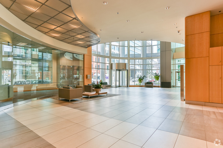 227 11 Av SW, Calgary, AB en alquiler - Lobby - Imagen 2 de 10