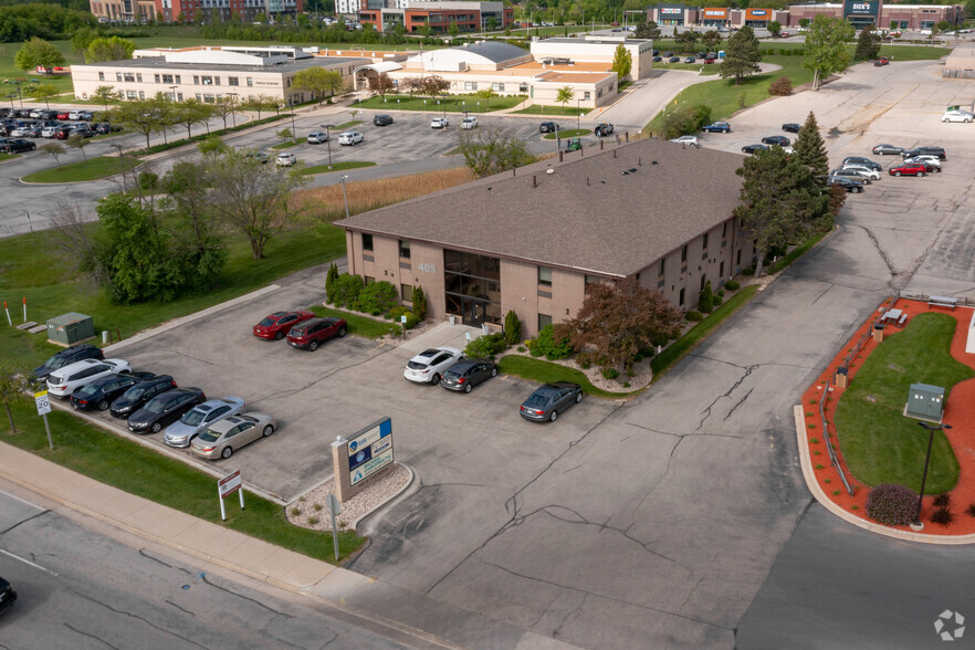 405 N Calhoun Rd, Brookfield, WI en alquiler - Foto del edificio - Imagen 2 de 5