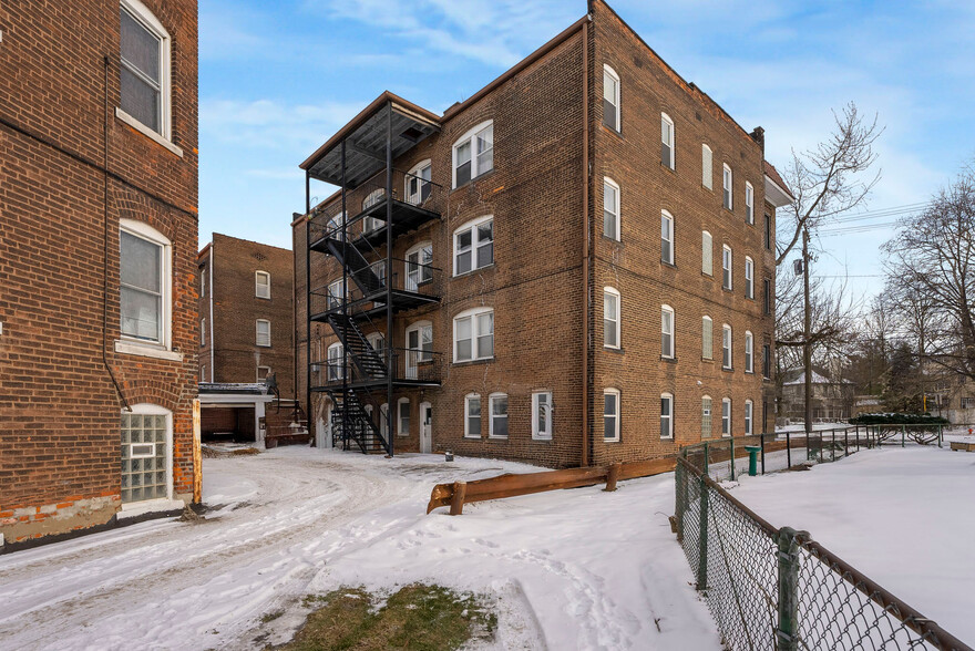 2617 Euclid Heights Blvd, Cleveland Heights, OH en venta - Foto del edificio - Imagen 3 de 46