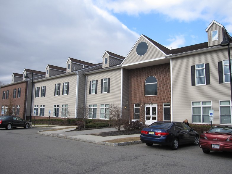 620 Cranbury Rd, East Brunswick, NJ en alquiler - Foto del edificio - Imagen 1 de 4