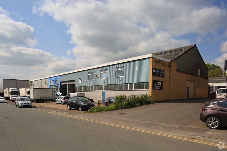 Fircroft Way, Edenbridge en alquiler - Foto principal - Imagen 1 de 2