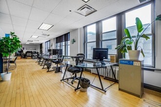 150-152 Rue Notre-Dame E, Montréal, QC en alquiler Foto del interior- Imagen 1 de 3