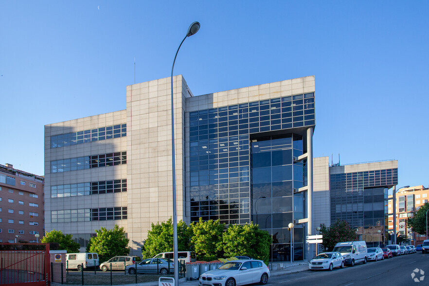 Avenida San Máximo, 11, Madrid, Madrid en alquiler - Foto del edificio - Imagen 2 de 3