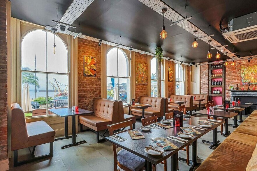 51 The Esplanade, Weymouth en venta - Foto del interior - Imagen 3 de 29