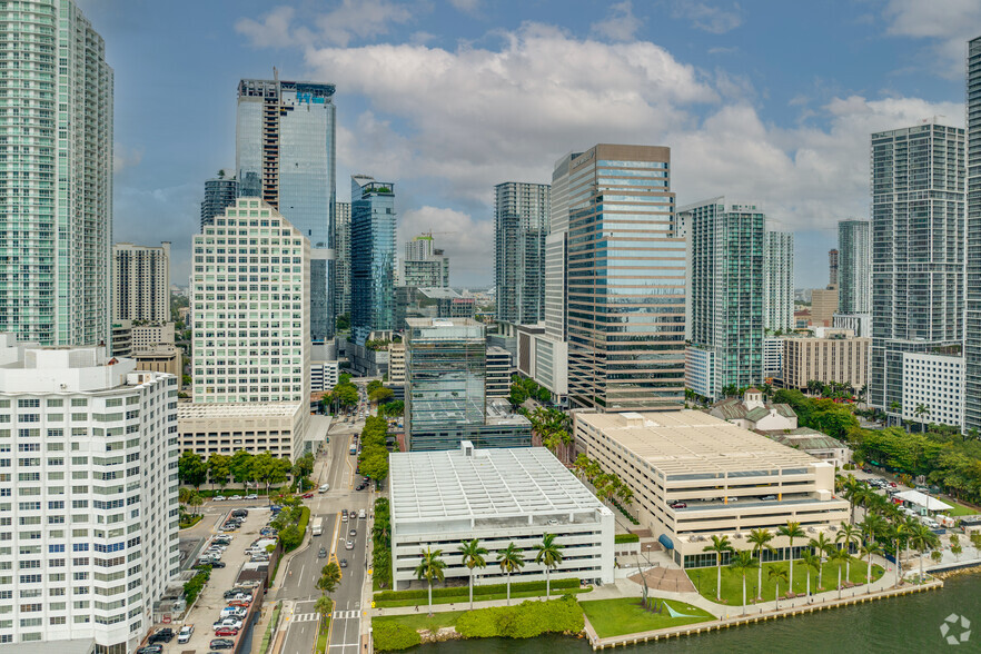 777 Brickell Ave, Miami, FL en alquiler - Foto del edificio - Imagen 3 de 15