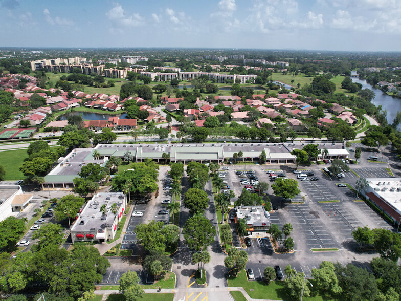 7101-7225 W Oakland Park Blvd, Lauderhill, FL en alquiler - Foto del edificio - Imagen 3 de 7