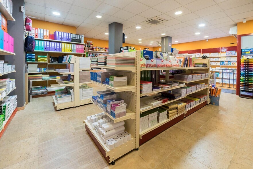Local en Mijas, Málaga en venta - Foto del interior - Imagen 3 de 30