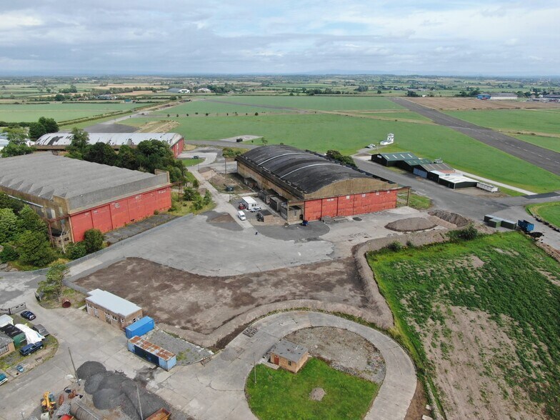 Kirkbride Airfield, Wigton en venta - Foto del edificio - Imagen 2 de 8