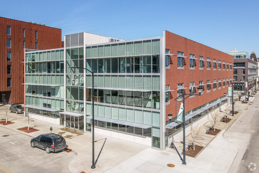 300 E Locust St, Des Moines, IA en alquiler - Foto del edificio - Imagen 2 de 10