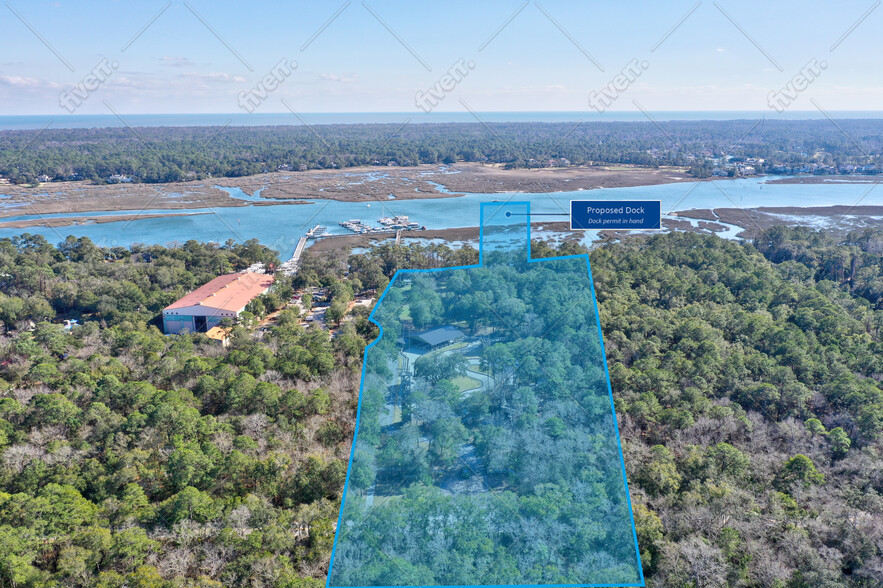 33 Broad Creek Marina Way, Hilton Head Island, SC en venta - Foto del edificio - Imagen 2 de 6