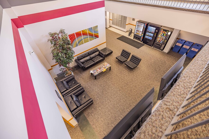 800 W 5th Ave, Naperville, IL en alquiler - Foto del interior - Imagen 2 de 9