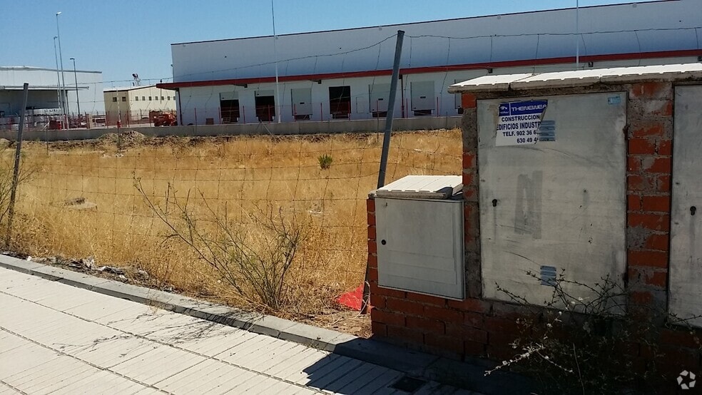Avenida de la Astronomía, 30, San Fernando de Henares, Madrid en venta - Foto del edificio - Imagen 3 de 5