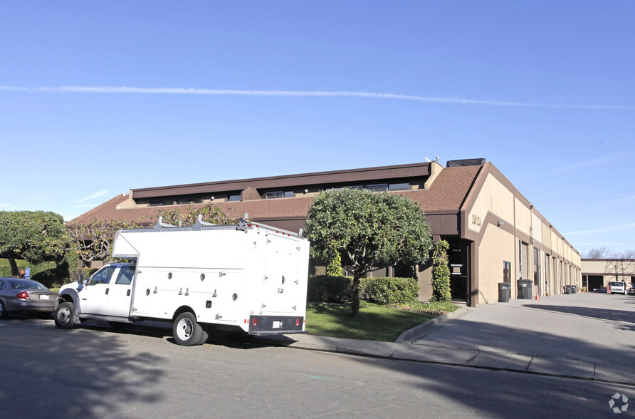 20 Galli Dr, Novato, CA en alquiler - Foto del edificio - Imagen 2 de 5