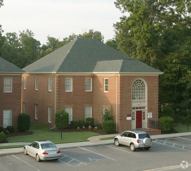 780 Pilot House Dr, Newport News, VA en venta - Foto del edificio - Imagen 2 de 4