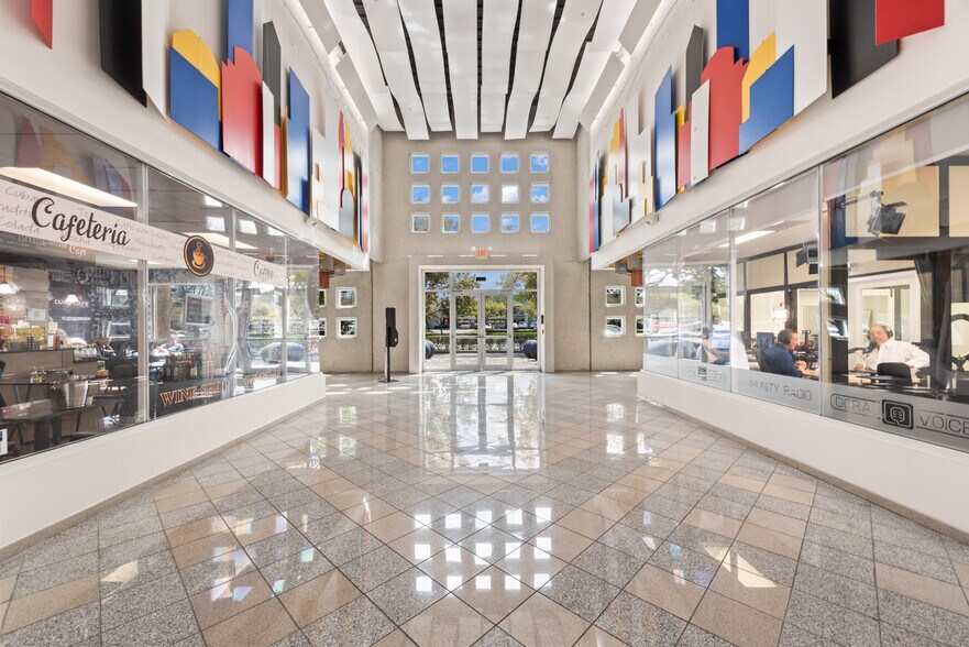 7791 NW 46th St, Doral, FL en venta - Foto del interior - Imagen 2 de 9