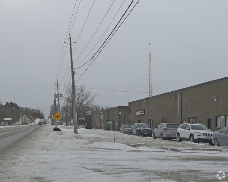 2288 Dumfries Rd, Cambridge, ON en alquiler - Foto del edificio - Imagen 2 de 2